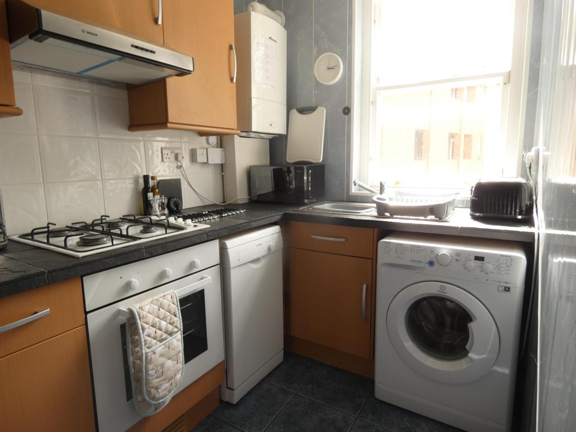 Central 2-Bed Flat In Edinburgh Exterior photo